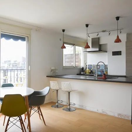 Appartement 50 M Unoverlooked Nest With Eiffel Tower View