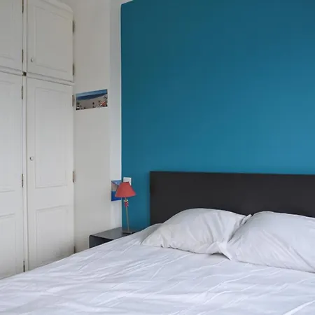 شقة 50 M Unoverlooked Nest With Eiffel Tower View