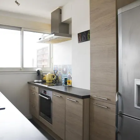 50 M Unoverlooked Nest With Eiffel Tower View